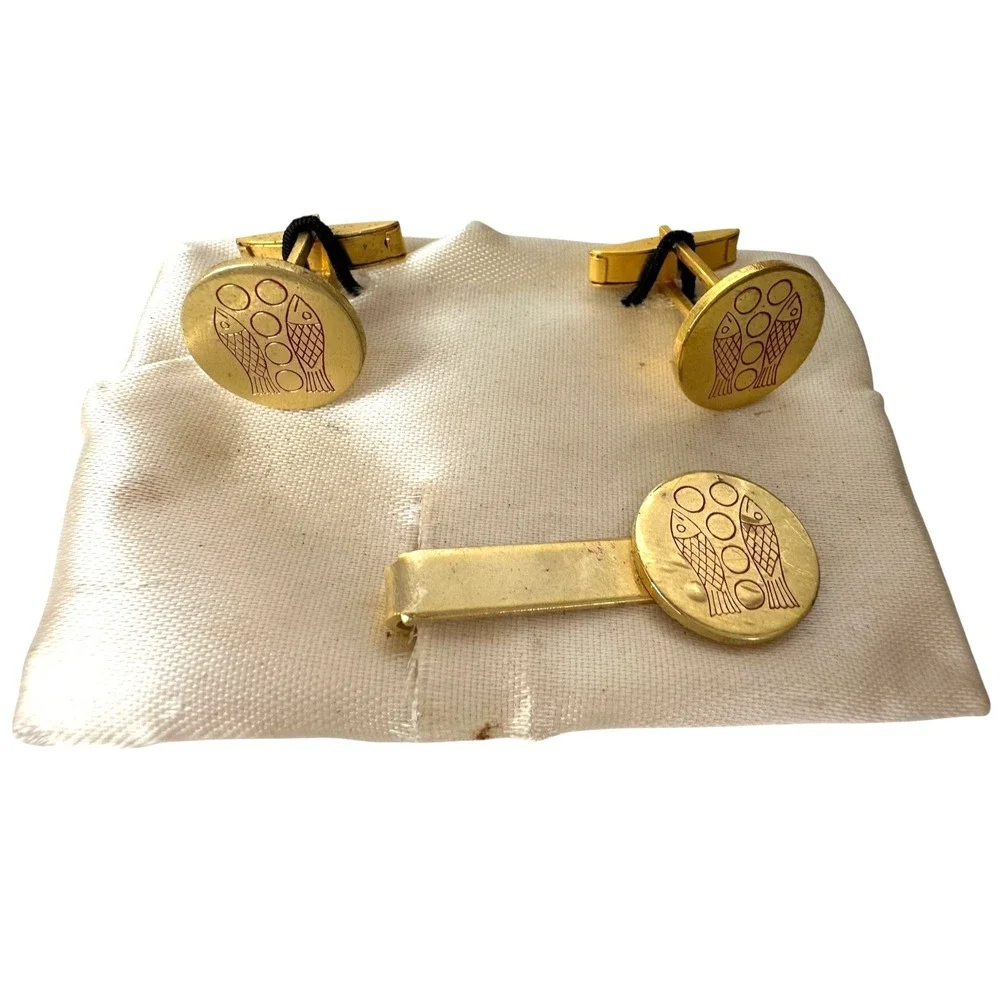 Vintage 1950'S Engraved Fish Pattern Tie Clip and Cuff Links Set  Gold Tone